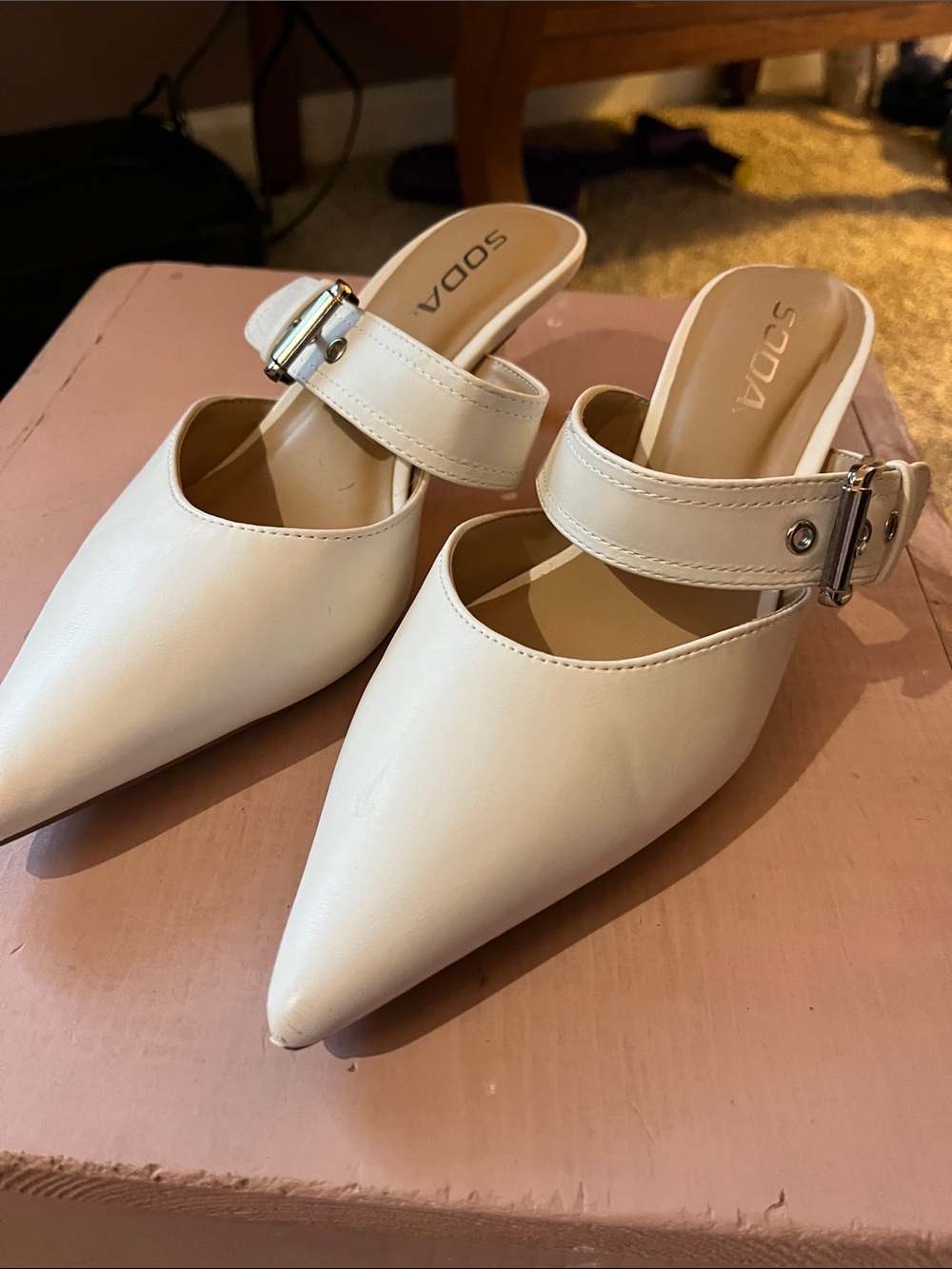 White pointed toe kitten heel